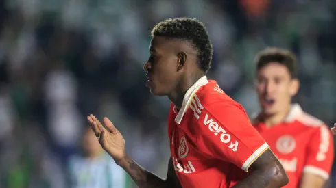Foto: Luiz Erbes/AGIF - Vitão revela motivo para permanência no Inter.