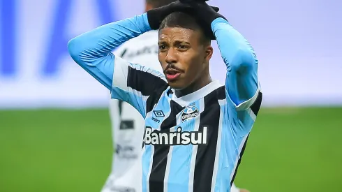 Foto: Pedro H. Tesch/AGIF – Jean Pyerre tem situação atualizada no Grêmio.
