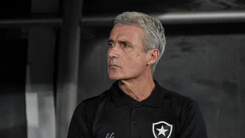 Thiago Ribeiro/AGIF- Luís Castro, técnico do Botafogo
