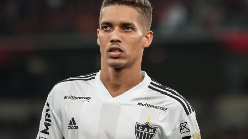 PR - CURITIBA - 18/04/2023 - LIBERTADORES 2023, ATHLETICO-PR X ATLETICO-MG - Pedrinho jogador do Atletico-MG durante partida contra o Athletico-PR no estadio Arena da Baixada pelo campeonato Libertadores 2023. Foto: Robson Mafra/AGIF