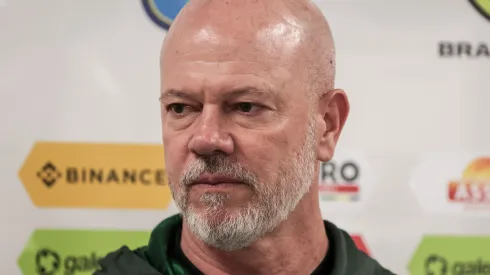 Foto: Robson Mafra/AGIF - Zago tenta tirar Coritiba de marca histórica.