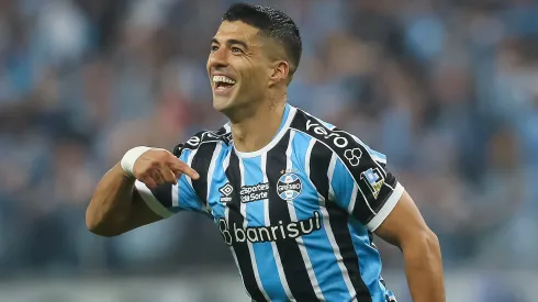 RS – PORTO ALEGRE – 21/05/2023 – BRASILEIRO A 2023, GREMIO X INTERNACIONAL – Luis Suarez jogador do Gremio comemora seu gol durante partida contra o Internacional no estadio Arena do Gremio pelo campeonato BRASILEIRO A 2023. Foto: Pedro H. Tesch/AGIF
