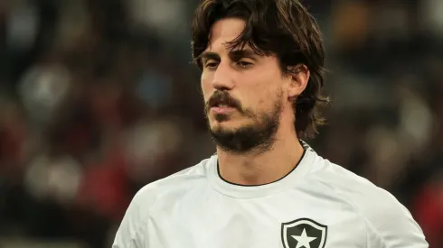 Foto: Robson Mafra/AGIF - Situação de Gabriel Pires azeda no Botafogo