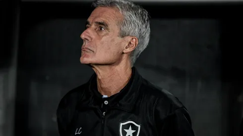 Thiago Ribeiro/AGIF- Luís Castro, técnico do Botafogo
