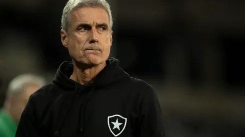 Foto: Jorge Rodrigues/AGIF - Luís Castro tem jogo decisivo na briga pelo título do torneio.