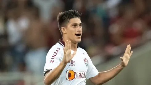 Gabriel Pirani manda a real após gesto polêmico em vitória do Fluminense