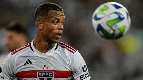 Foto: Thiago Ribeiro/AGIF – Caio Paulista é titular no São Paulo
