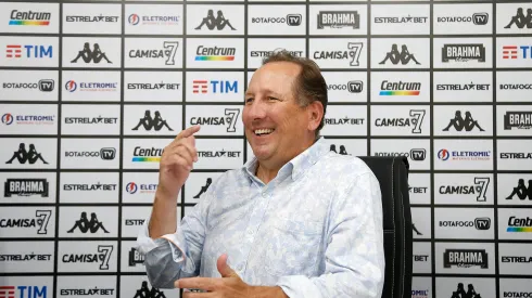 Foto: Vitor Silva/Botafogo – John Textor tem trabalho avaliado por jornalista.
