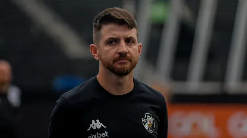 RJ – RIO DE JANEIRO – 02/07/2023 – BRASILEIRO A 2023, BOTAFOGO X VASCO – William Batista tecnico do Vasco durante partida contra o Botafogo no estadio Engenhao pelo campeonato Brasileiro A 2023. Foto: Thiago Ribeiro/AGIF
