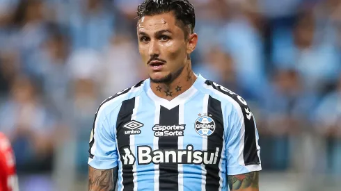 RS - Porto Alegre - 05/03/2023 - GAUCHO 2023, GREMIO X INTERNACIONAL - Vina jogador do Gremio durante partida contra o Internacional no estadio Arena do Gremio pelo campeonato Gaucho 2023. Foto: Pedro H. Tesch/AGIF