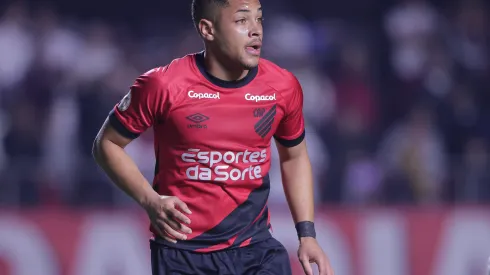 Foto: Ettore Chiereguini/AGIF - Athletico vende Vitor Roque para o Barcelona.