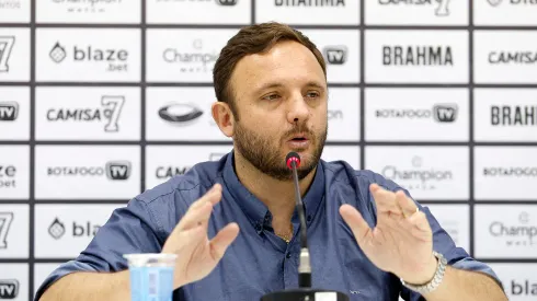 Foto: Vítor Silva/Botafogo - Mazzuco comenta sobre busca de reforços no Botafogo