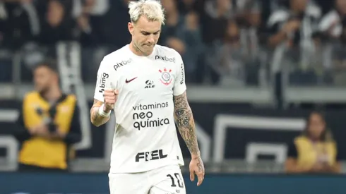 Gilson Lobo/AGIF- Róger Guedes, atacante do Corinthians