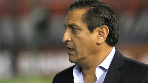 ASUNCION, PARAGUAY – MARCH 29:  Ramon Diaz coach of Paraguay looks on during a match between Paraguay and Brazil as part of FIFA 2018 World Cup Qualifiers at Defensores del Chaco Stadium on March 29, 2016 in Asuncion, Paraguay. (Photo by Luis Vera/LatinContent via Getty Images)
