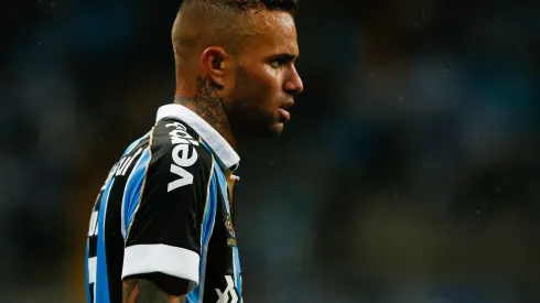 Foto: Jeferson Guareze/AGIF – Luan se pronuncia pela primeira vez após retorno ao Grêmio.
