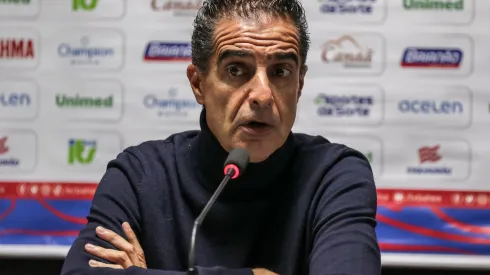 Foto: Robson Mafra/AGIF - Renato Paiva surpreende com declaração.