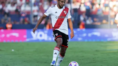 Photo by Daniel Jayo/Getty Images – Vasco acerta com Robert Rojas
