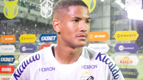 Foto: Fernando Moreno/AGIF – Chelsea quer mais um atacante do Santos após Ângelo
