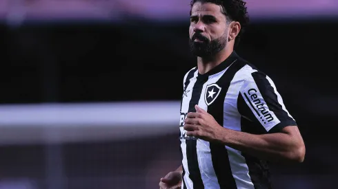 SP - SAO PAULO - 19/08/2023 - BRASILEIRO A 2023, SAO PAULO X BOTAFOGO - Diego Costa jogador do Botafogo durante partida contra o Sao Paulo no estadio Morumbi pelo campeonato Brasileiro A 2023. Foto: Ettore Chiereguini/AGIF