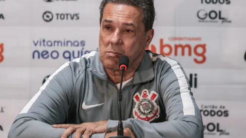 PR – CURITIBA – 24/06/2023 – BRASILEIRO A 2023, ATHLETICO-PR X CORINTHIANS – Vanderlei Luxemburgo tecnico do Corinthians durante entrevista coletiva apos a partida contra o Athletico-PR no estadio Arena da Baixada pelo campeonato BRASILEIRO A 2023. Foto: Robson Mafra/AGIF
