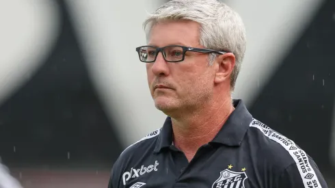 SP - Sao Paulo - 28/01/2023 - PAULISTA 2023, SANTOS X FERROVIARIA - Odair Hellmann tecnico do Santos durante partida contra o Ferroviaria no estadio Caninde pelo campeonato Paulista 2023. Foto: Marcello Zambrana/AGIF