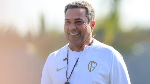 SP - SAO PAULO - 23/05/2023 - CORINTHIANS, TREINO - SP - SAO PAULO - 23/05/2023 - TREINO DO CORINTHIANS - Vanderlei Luxemburgo tecnico do Corinthians durante treino no CT Joaquim Grava. Foto: Marcello Zambrana/AGIF