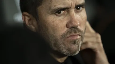 RJ - RIO DE JANEIRO - 12/08/2023 - BRASILEIRO A 2023, BOTAFOGO X INTERNACIONAL - Eduardo Coudet tecnico do Internacional durante partida contra o Botafogo no estadio Engenhao pelo campeonato Brasileiro A 2023. Foto: Jorge Rodrigues/AGIF