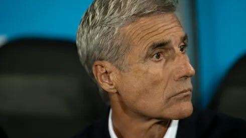 RJ - RIO DE JANEIRO - 29/06/2023 - COPA SUL-AMERICANA 2023, BOTAFOGO X MAGALLANES - Luis Castro tecnico do Botafogo durante partida contra o Magallanes no estadio Engenhao pelo campeonato Copa Sul-Americana 2023. Foto: Jorge Rodrigues/AGIF