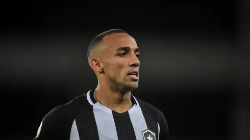 RJ - Rio de Janeiro - 13/08/2022 - BRASILEIRO A 2022, BOTAFOGO X ATLETICO-GO - Marcal jogador do Botafogo durante partida contra o Atletico-GO no estadio Engenhao pelo campeonato Brasileiro A 2022. Foto: Thiago Ribeiro/AGIF