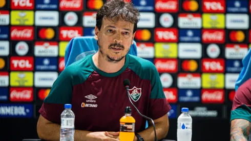 FOTO DE MARCELO GONÇALVES / FLUMINENSE FC – Diniz mandou a real na coletiva.
