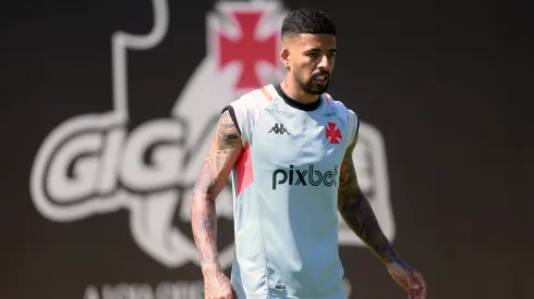  Foto: Daniel RAMALHO/VASCO – Situação de Paulinho vem à tona.
