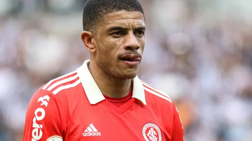 MG – Belo Horizonte – 10/04/2022 – BRASILEIRO A 2022 ATLETICO -MG X INTERNACIONAL – Taison jogador do Internacional durante partida contra o Atletico-MG no estadio Mineirao pelo campeonato Brasileiro A 2022. Foto: Fernando Moreno/AGIF
