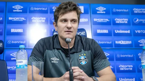  FOTO: LUCAS UEBEL/GREMIO FBPA – Brum fala sobre situação de Luan.
