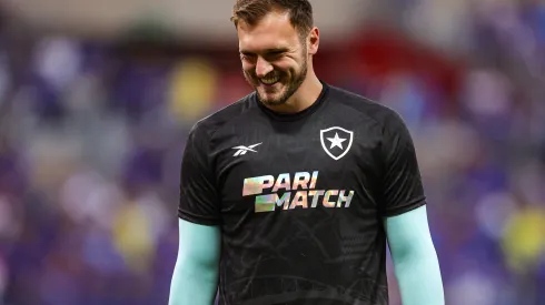 MG - BELO HORIZONTE - 06/08/2023 - BRASILEIRO A 2023, CRUZEIRO X BOTAFOGO - Lucas Perri jogador do Botafogo durante aquecimento antes da partida contra o Cruzeiro no estadio Mineirao pelo campeonato Brasileiro A 2023. Foto: Gilson Lobo/AGIF
