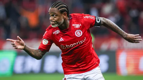 Foto: Maxi Franzoi/AGIF - Luiz Adriano pode deixar o Internacional