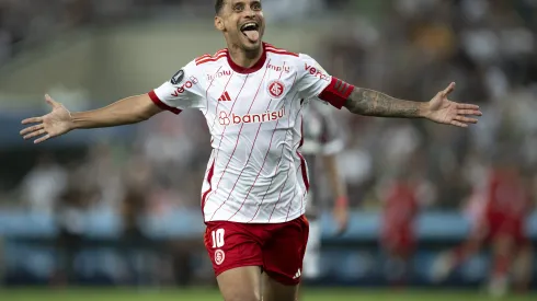 RJ – RIO DE JANEIRO – 27/09/2023 – LIBERTADORES 2023, FLUMINENSE X INTERNACIONAL – Alan Patrick jogador do Internacional comemora seu gol durante partida contra o Fluminense no estadio Maracana pelo campeonato Libertadores 2023. Foto: Jorge Rodrigues/AGIF
