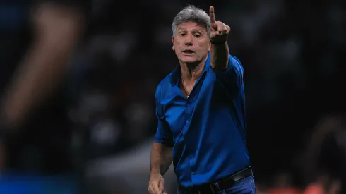 SP - SAO PAULO - 18/09/2023 - BRASILEIRO A 2023, CORINTHIANS X GREMIO - Renato Portaluppi tecnico do Gremio durante partida contra o Corinthians no estadio Arena Corinthians pelo campeonato Brasileiro A 2023. Foto: Ettore Chiereguini/AGIF
