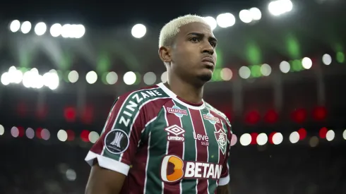 RJ - RIO DE JANEIRO - 24/08/2023 - LIBERTADORES 2023, FLUMINENSE X OLIMPIA - John Kennedy jogador do Fluminense antes da partida contra o Olimpia no estadio Maracana pelo campeonato Libertadores 2023. Foto: Jorge Rodrigues/AGIF