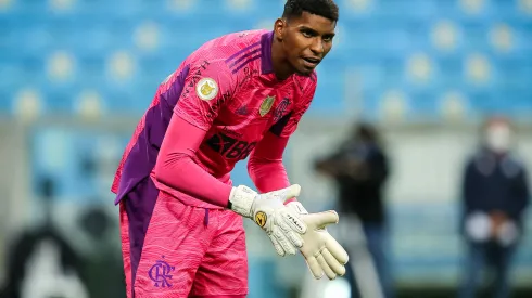 Pedro H. Tesch/AGIF- Hugo Souza em sua passagem pelo Flamengo