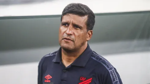 Foto: Gabriel Machado/AGIF – Wesley Carvalho fala sobre briga pela Libertadores.
