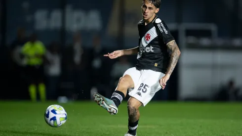 Foto: Jorge Rodrigues/AGIF - Marlon Gomes em partida do Vasco pelo Campeonato Brasileiro