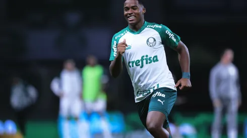 SP – SAO PAULO – 15/09/2023 – BRASILEIRO A 2023, PALMEIRAS X GOIAS – Endrick jogador do Palmeiras durante aquecimento antes da partida contra o Goias no estadio Arena Allianz Parque pelo campeonato Brasileiro A 2023. Foto: Ettore Chiereguini/AGIF
