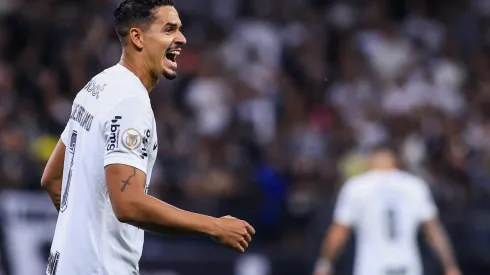 Lucas Verissimo jogador do Corinthians durante partida contra o Flamengo no estadio Arena Corinthians pelo campeonato Brasileiro A 2023. Foto: Marcello Zambrana/AGIF