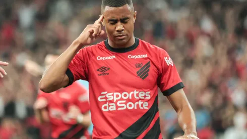 Mattos se pronuncia sobre situação de Erick no Athletico. Foto: Robson Mafra/AGIF