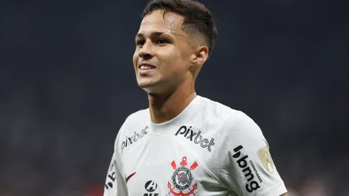 Matheus Araújo, meia do Corinthians. Foto: Marcello Zambrana/AGIF
