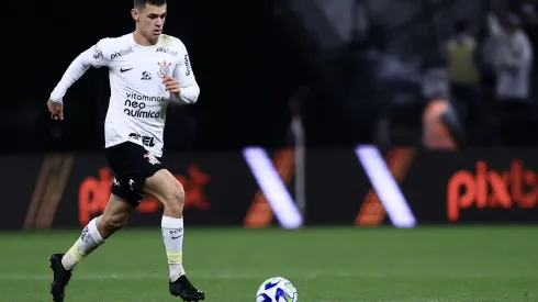 Gabriel Moscardo, volante do Corinthians. Foto: Marcello Zambrana/AGIF