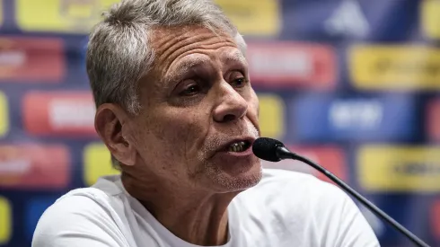 Paulo Autuori faz cobranças ao elenco do Cruzeiro. Foto: Gustavo Aleixo/Cruzeiro