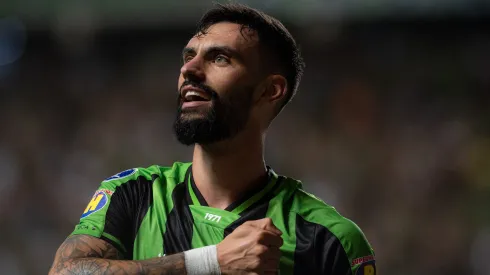 Foto: Alessandra Torres/AGIF - Mastriani comemora gol do América-MG em partida válida pela Copa Sul-Americana Torres/AGIF