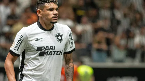 Foto: Fernando Moreno/AGIF - Tiago Nunes fala sobre Tiquinho Soares.