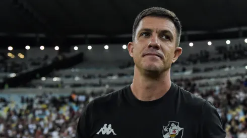 Mauricio Barbieri tecnico do Vasco durante partida contra o Flamengo no estadio Maracana pelo campeonato BRASILEIRO A 2023. Foto: Thiago Ribeiro/AGIF
